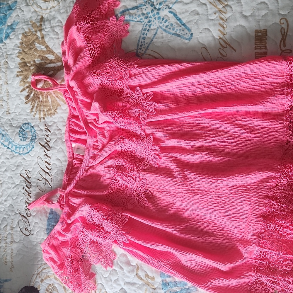Floral detail top